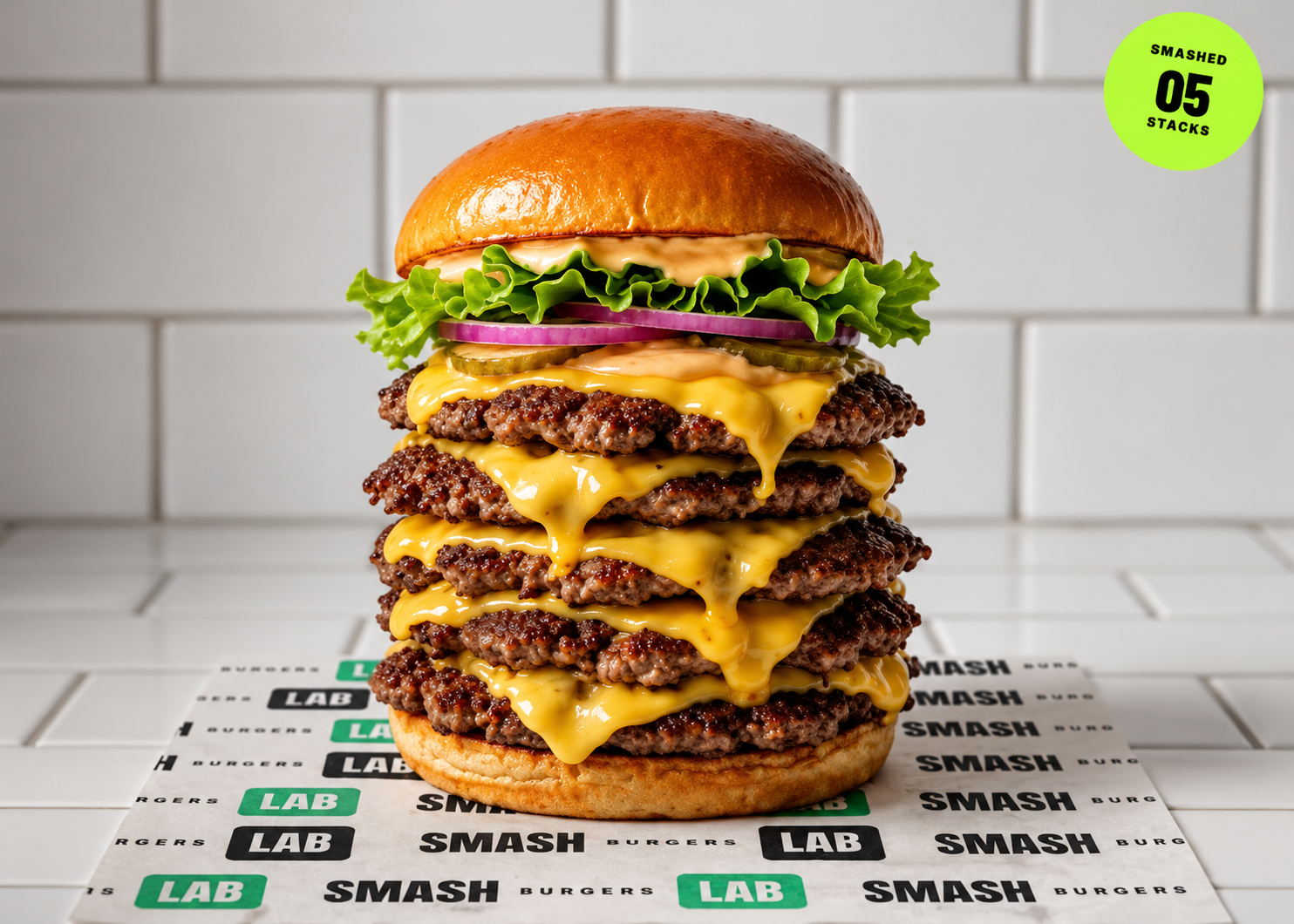Smash burger FOOD KUBE généreux à cinq steaks