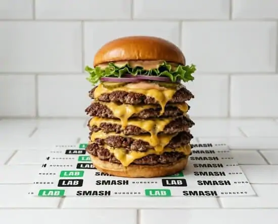 Smash burger FOOD KUBE généreux à cinq steaks